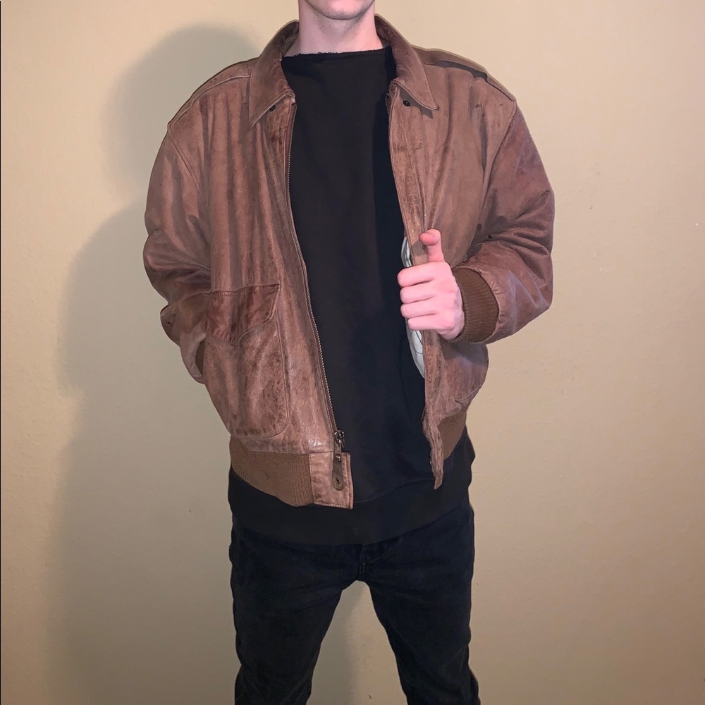 Vintage brown leather bomber.